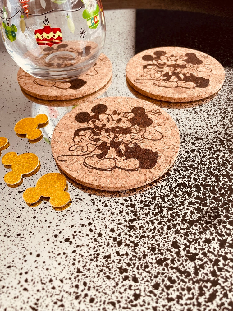 Cork coaster with Mickey & Minnie kissing