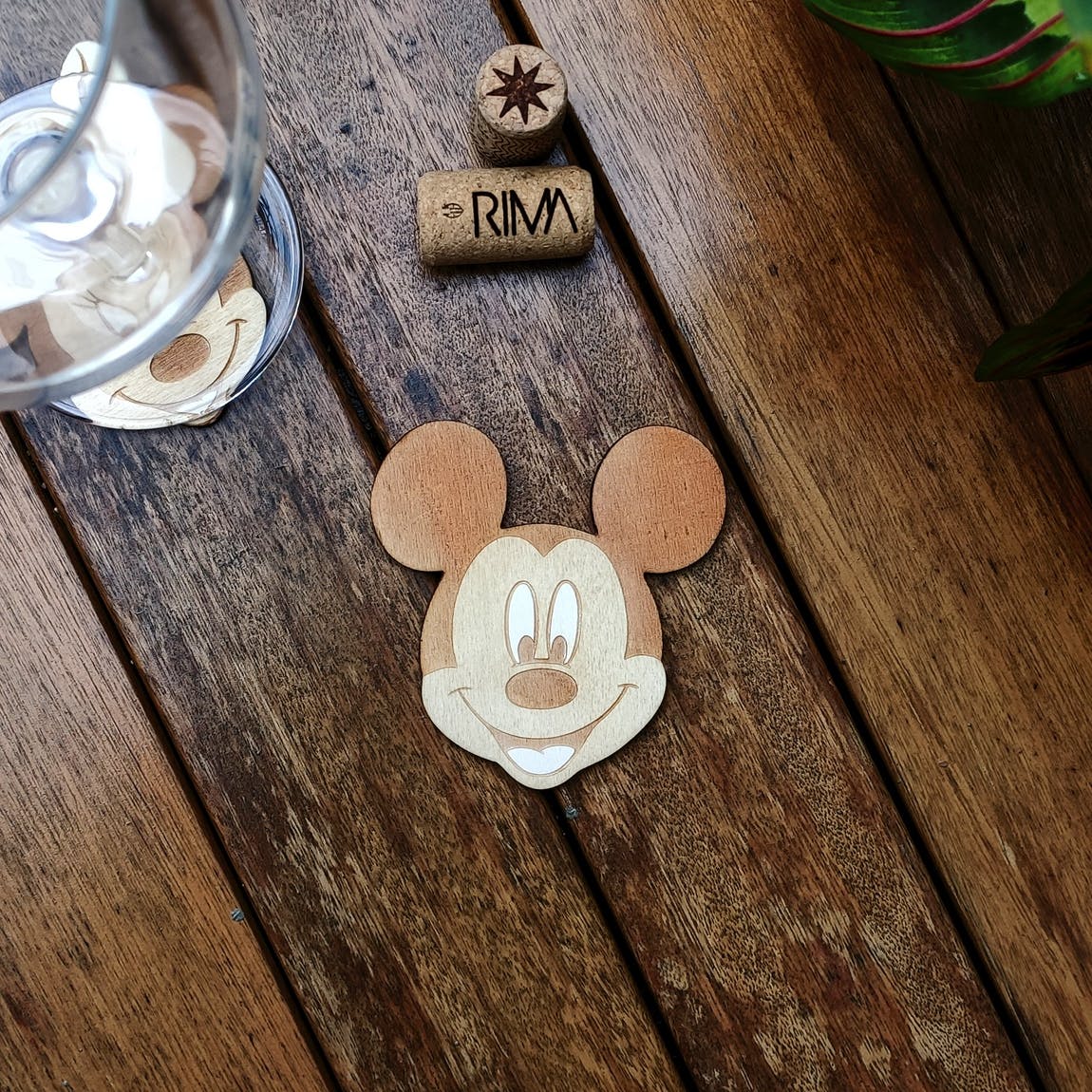 Set of 2 wooden coasters of Mickey & Minnie