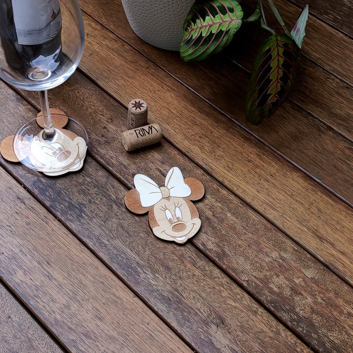 Set of 4 wooden coasters of Mickey & Minnie